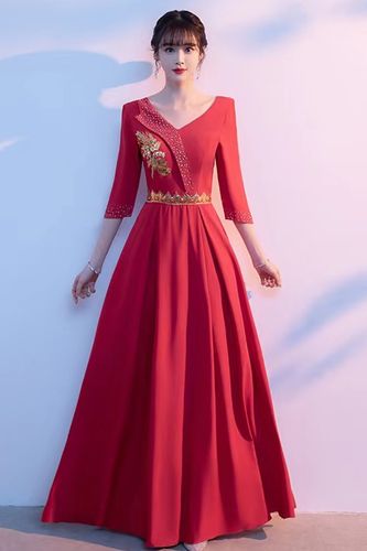 晚礼服为何成诗歌朗诵的舞台符号?-图1 晚礼服为何成诗歌朗诵的舞台符号?-图1