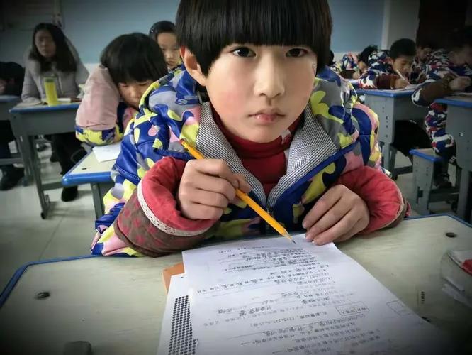 不想长大诗歌朗诵，不想长大诗歌朗诵稿-图1