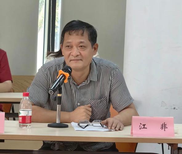 江非诗歌，如何勾勒乡土灵魂？-图2